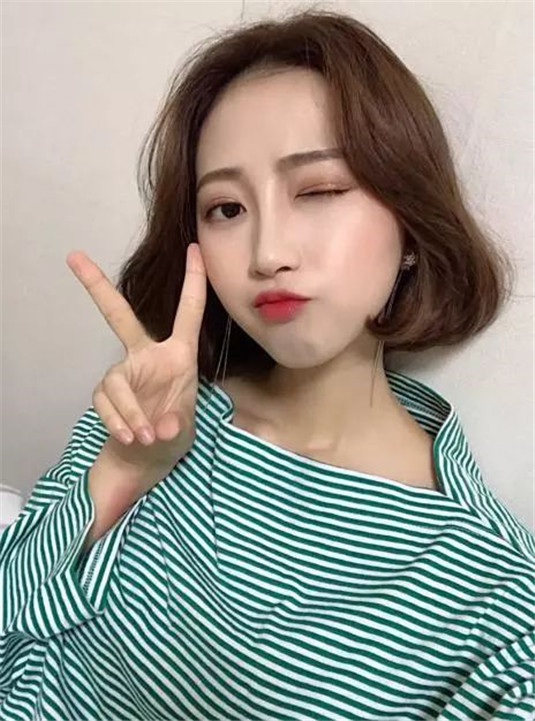 市面上口红色系有5种，红色系白搭，橘色系减龄，裸色系的最挑人  色系 白搭 第2张