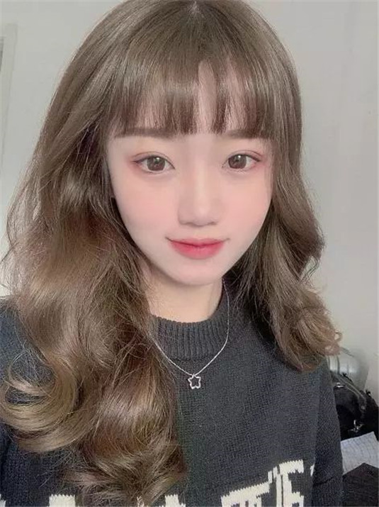 2019年4款超级显白的发色，颜值高的人都在染，因为意外的显年轻  的人 都在 第7张