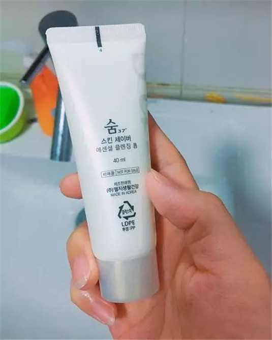 网红洗面奶的心酸史，芙丽芳丝假滑，苏秘辣眼睛，你踩雷了吗  心酸 洗面奶 第2张