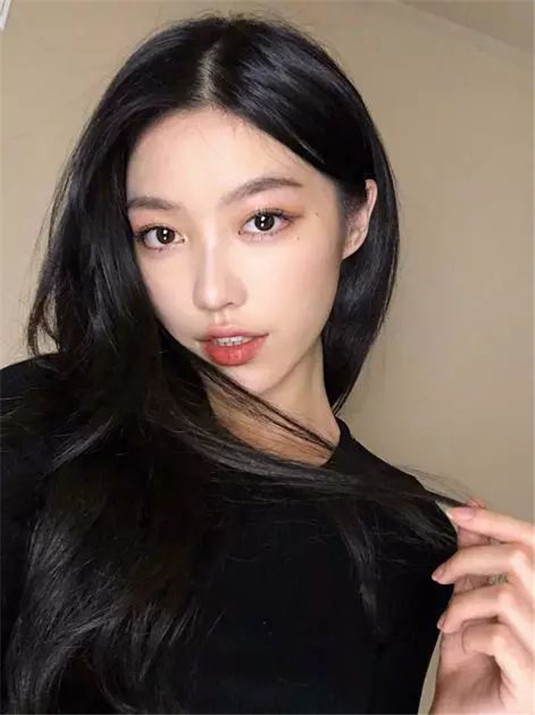 屈臣氏里便宜大碗的水乳，不仅保湿效果好，滋润度还一级棒
