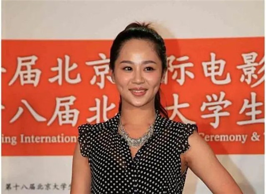 2020很火的发色搭配方案，肤色与发色相融合，谁用谁漂亮  色相 肤色 第4张