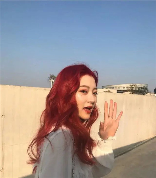 2020很火的发色搭配方案，肤色与发色相融合，谁用谁漂亮  色相 肤色 第8张