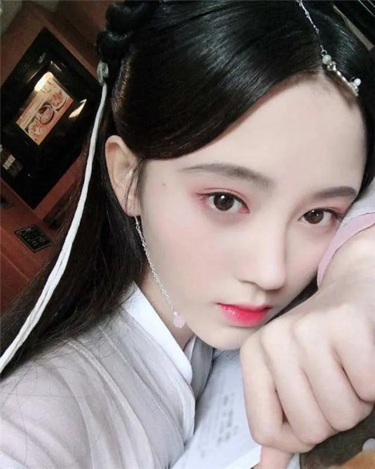 公认最美的4款女生眼型，杏眼耐看，狐狸眼妩媚，第3种最令人羡慕  耐看 最美 第5张
