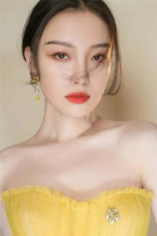 公认最美的4款女生眼型，杏眼耐看，狐狸眼妩媚，第3种最令人羡慕  耐看 最美 第8张