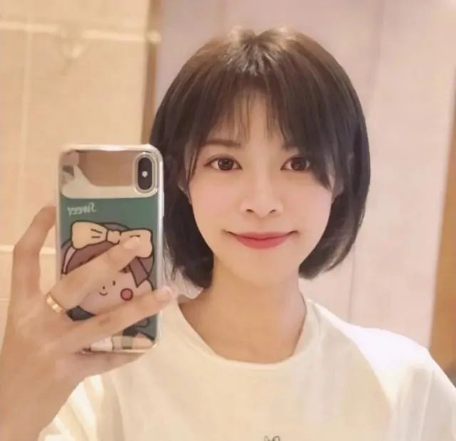 好看的女生发型，青春时尚又减龄  发型 第7张