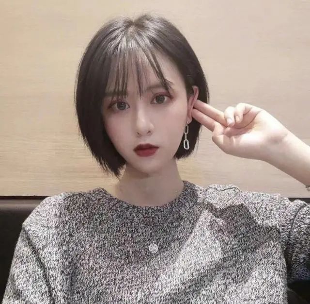 好看的女生发型，青春时尚又减龄  发型 第9张