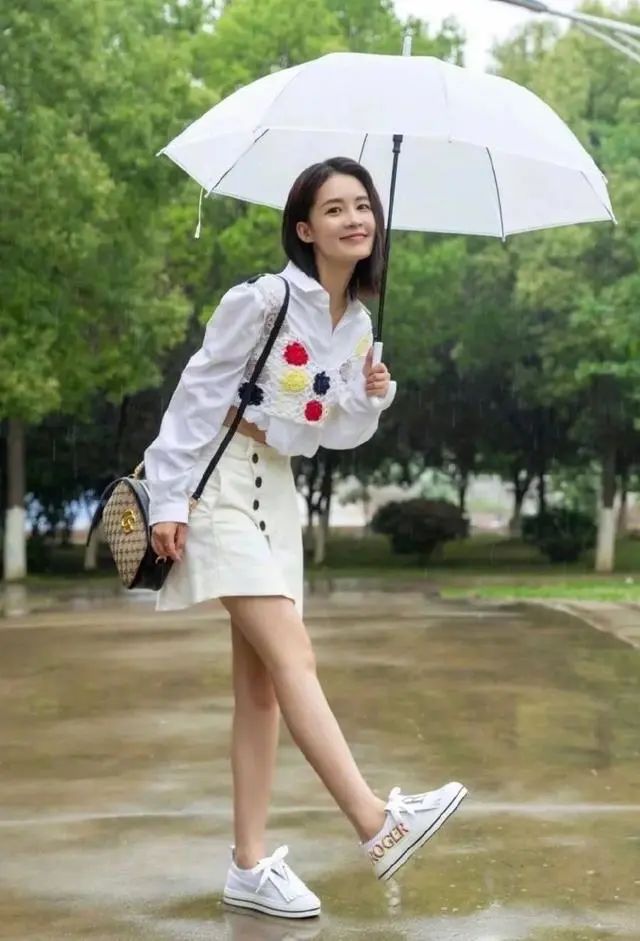 今夏流行这3双鞋子，时髦洋气又百搭  鞋子 第3张