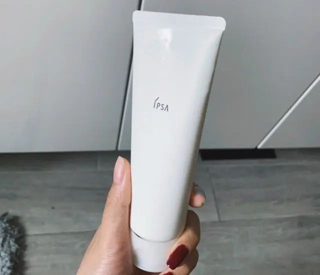 洗面奶排行榜前8强推荐，轻松去角质还补水  洗面奶 排行榜 氨基酸 第2张