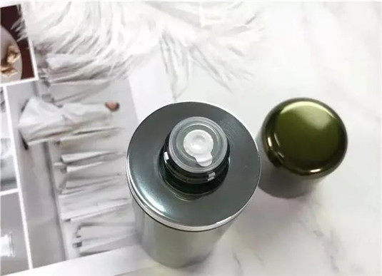 测试下海蓝之谜修护精粹液精粹水150ML，明星必入单品适合你吗  保湿 揉搓 精粹 第3张