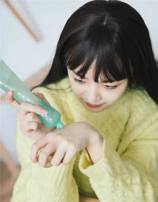 芦荟胶的真正用法，祛痘美容事半功倍，女生都要知道的隐藏技能，  芦荟胶 皮肤 芦荟 第4张