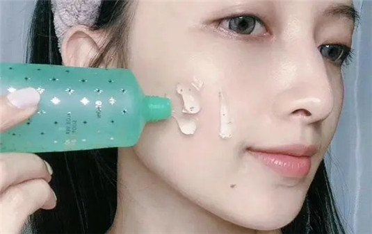 芦荟胶的真正用法，祛痘美容事半功倍，女生都要知道的隐藏技能，  芦荟胶 皮肤 芦荟 第5张