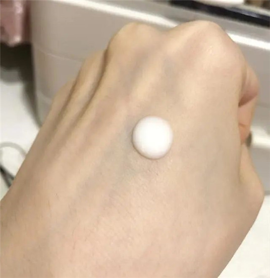 春季面霜大盘点，四款中一半都是国货，便宜又良心，效果不输大牌  面霜 皮肤 补水 第5张