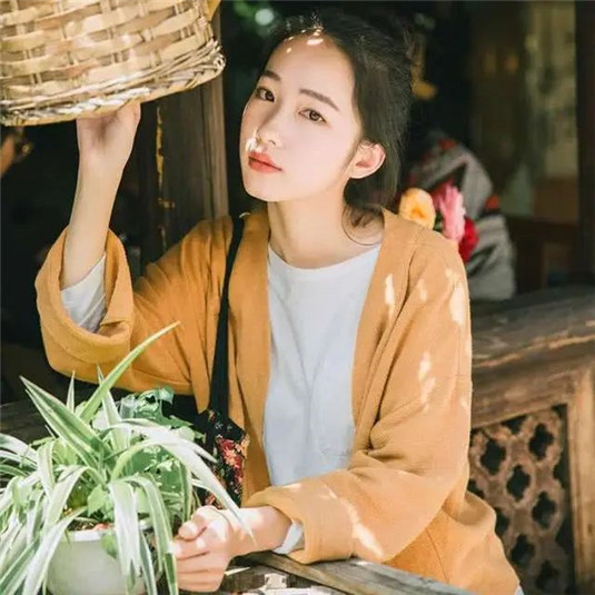 女生想要养出“干净脸”，建议睡前做这4件事，皮肤白皙更水嫩，  肌肤 面膜 皮肤 第1张