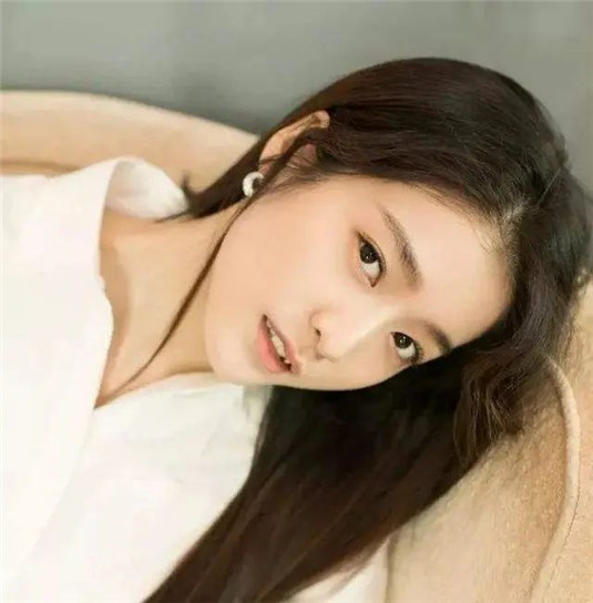 女生想要养出“干净脸”，建议睡前做这4件事，皮肤白皙更水嫩，  肌肤 面膜 皮肤 第5张