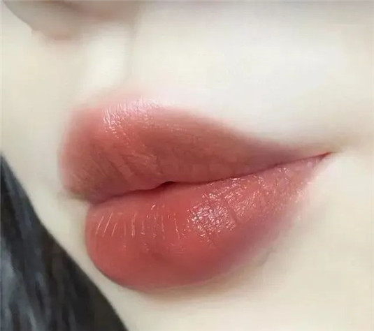 秋冬最温柔的奶茶色口红，这8支你不能错过，  来源 奶茶 图片 第7张