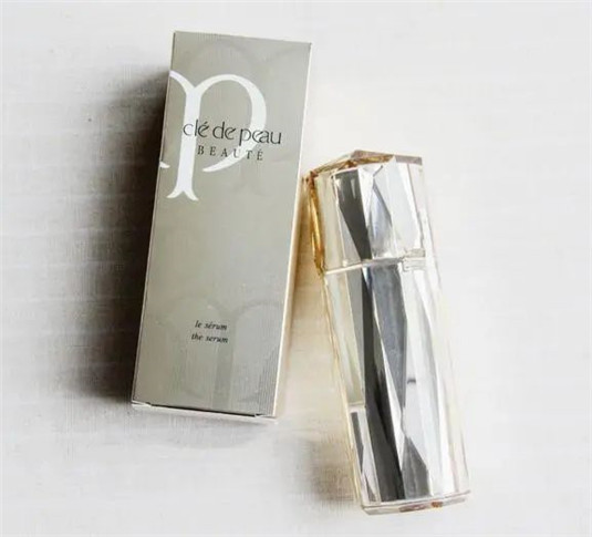 推荐几款最适合送给妈妈的化妆品，“我说不要我女儿非给我买”  肌肤 眼霜 皮肤 第13张
