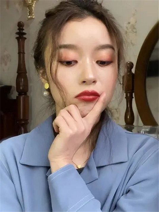 为什么有些人眼睛保养很好她们都在这么做，怪不得细纹皱纹很少  眼部 自己的 肌肤 第6张