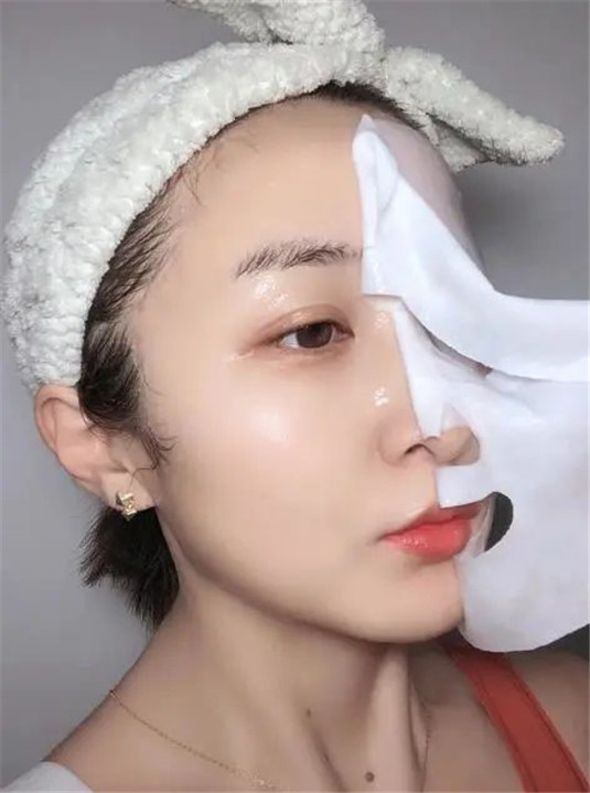 敷面膜时，做到这3步，皮肤变好，痘痘也变少了  面膜 皮肤 毛孔 第10张