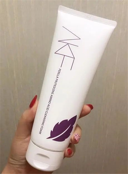 洗面奶红黑榜，前3款难用鸡肋，后3款好用温和，你用对了吗  洗面奶 这款 洁面 第6张