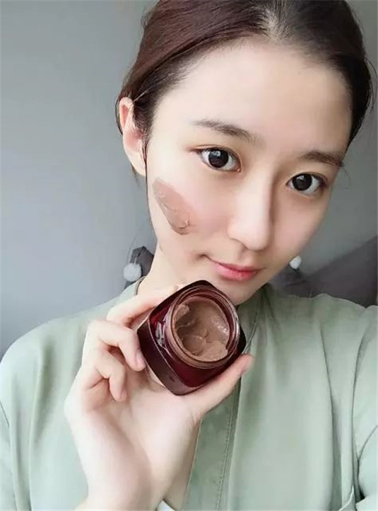 洗脸时做到这4点，坚持一段时间，痘痘黑头变少了  洗脸 皮肤 卸妆 第4张