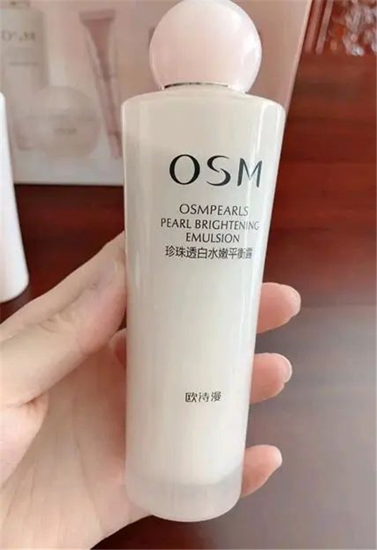 春季水乳红黑榜，前2个大牌但鸡肋，后2个平价却好用  皮肤 这款 的人 第8张