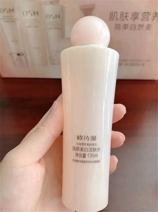 春季水乳红黑榜，前2个大牌但鸡肋，后2个平价却好用  皮肤 这款 的人 第9张