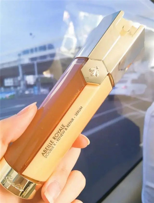 全球超火的5大抗老精华排行，莱伯妮名副其实，后两款上榜很意外  精华液 精华 这款 第2张