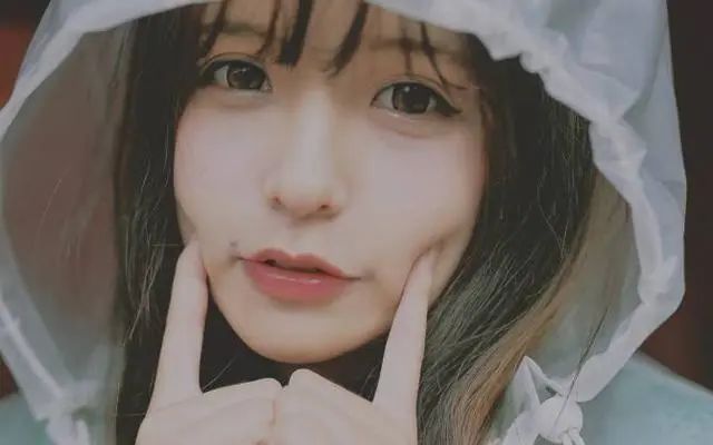 会让睫毛越来越短的3件事，90%的女孩子都在做，改后睫毛浓密细长  睫毛 自己的 涂抹 第3张