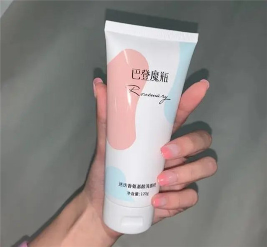 热门洗面奶深度测评，前3款很多人踩雷，后2款才好用，你选对了吗  洗面奶 温和 清洁 第6张