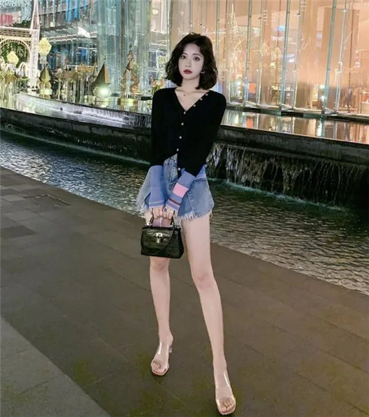 「针织开衫」这样穿才简单大方，温婉又可人，怎么看都NICE  简单 CE 可人 第1张