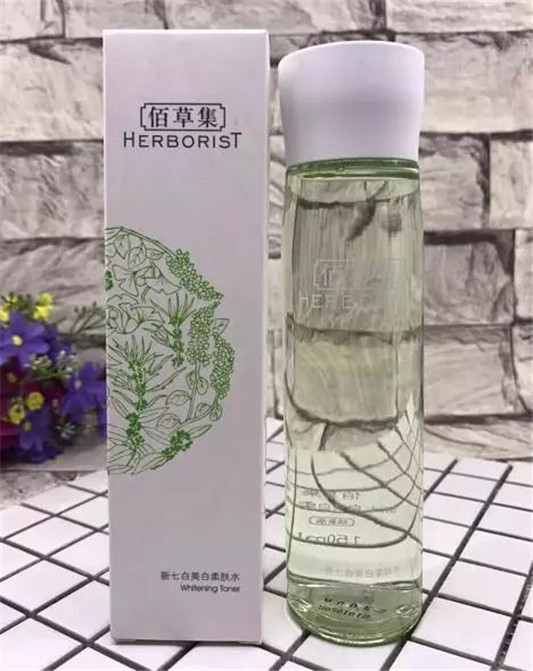 国货新势力,御泥坊美白,佰草集调理肤色,同样养出「牛奶肌」 爽肤水 这款 护肤品 第2张 国货新势力,御泥坊美白,佰草集调理肤色,同样养出「牛奶肌」 爽肤水 这款 护肤品 第2张