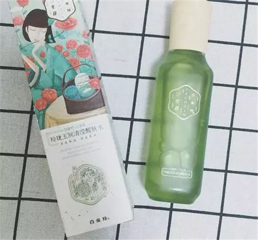 国货新势力,御泥坊美白,佰草集调理肤色,同样养出「牛奶肌」 爽肤水 这款 护肤品 第4张 国货新势力,御泥坊美白,佰草集调理肤色,同样养出「牛奶肌」 爽肤水 这款 护肤品 第4张