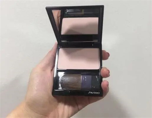 资生堂旗下又要出新品牌,会不会撼动CPB这个贵妇,可能不会 资生堂 蜜露 贵妇 第5张 资生堂旗下又要出新品牌,会不会撼动CPB这个贵妇,可能不会 资生堂 蜜露 贵妇 第5张