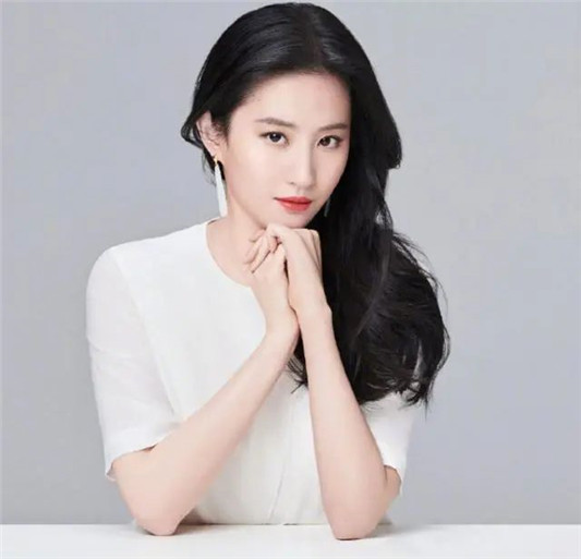 脸上有这4点特征，通常就是「美人脸」，哪怕中一个，颜值也不低