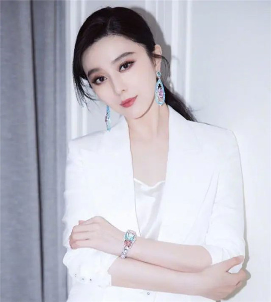脸上有这4点特征，通常就是「美人脸」，哪怕中一个，颜值也不低  女孩子 眼睛 苹果 第6张