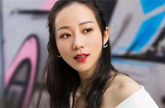 女生的5种唇形，太厚太薄都影响颜值，M唇符合东方审美，但很少见  唇形 嘴唇 的人 第6张
