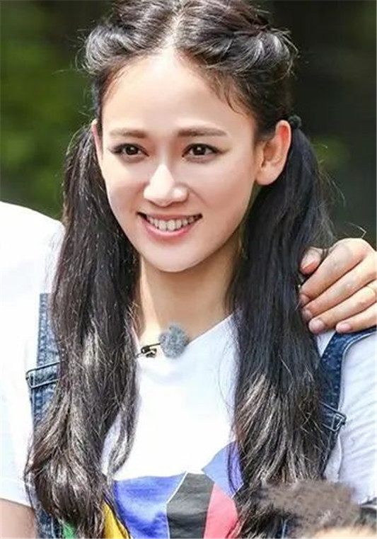 女人50岁以后，少弄这「4种」发型，显老俗气不说，还易伤发掉发  发型 马尾 很好 第8张