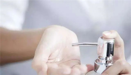 「先乳后水」的护肤方式真的好吗美容师道出了实情，别用错了  护肤 肌肤 方式 第2张