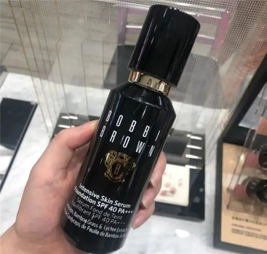 热门粉底液红黑榜，雅诗兰黛轻薄，兰蔻自然妆感，后两款并不好用  粉底液 这款 质地 第4张