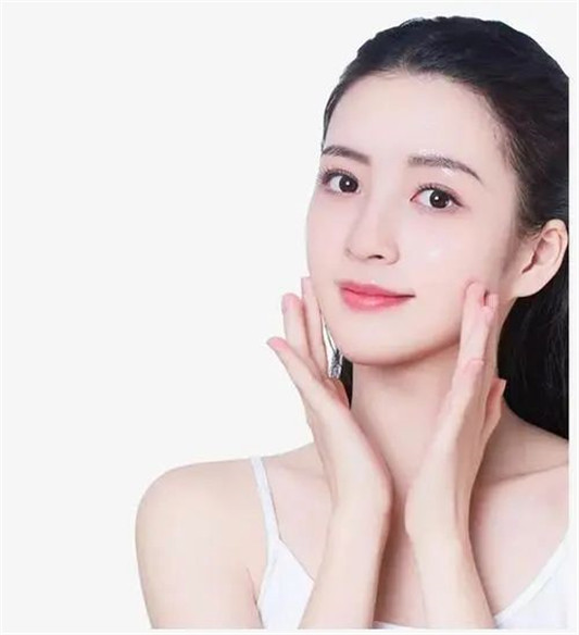 为何有的女人，不怎么保养皮肤也很好这3个细节，很少人能做到  皮肤 防晒 很好 第2张