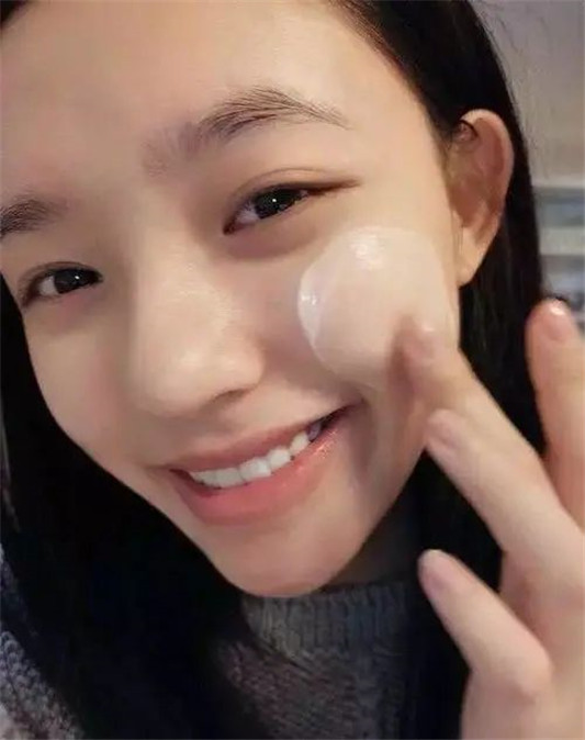 为何有的女人，不怎么保养皮肤也很好这3个细节，很少人能做到  皮肤 防晒 很好 第4张