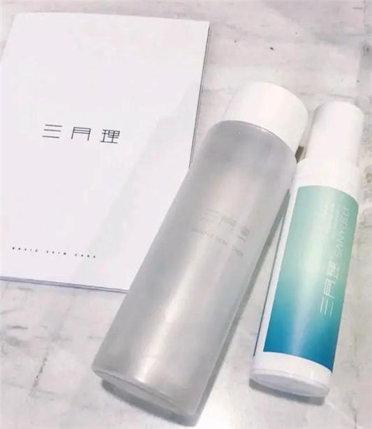 300元内的水乳套装，亲民又补水，使用感不输大牌  的是 质地 皮肤 第3张