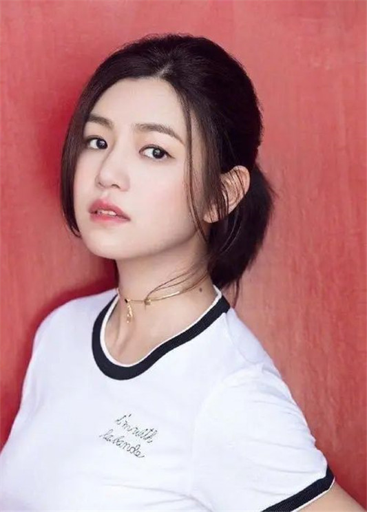 脸上有这4个特征，一般都是天生少女脸，年纪越大越耐看，你是吗  酒窝 女生 拥有 第2张