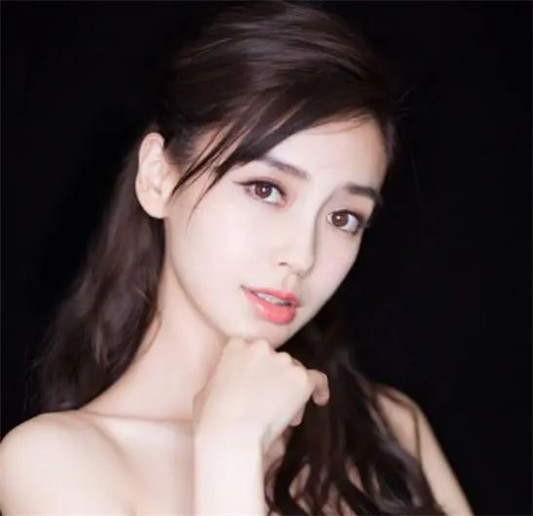 明星出道前后对比，赵丽颖一直美，杨幂判若两人，脸型实在太重要  脸型 的是 出道 第3张