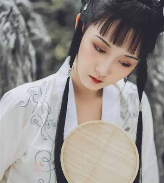 女生好看的5种眼型，杏眼无辜，丹凤眼妩媚，桃花眼异性缘很好  丹凤眼 眼睛 桃花 第5张