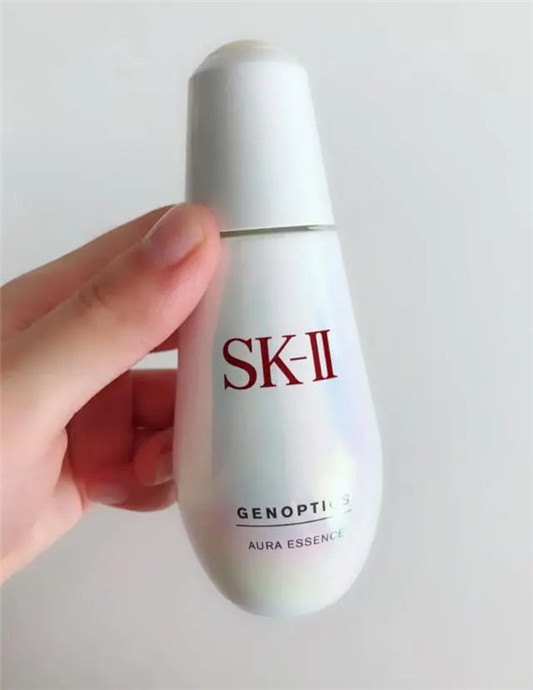 美白精华液排行榜，那些白到发光的女生，都在悄悄用这几款精华