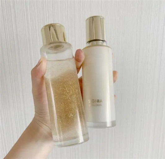 适合35岁女人用的水乳，抗皱还补水，难怪看起来比同龄人年轻十岁