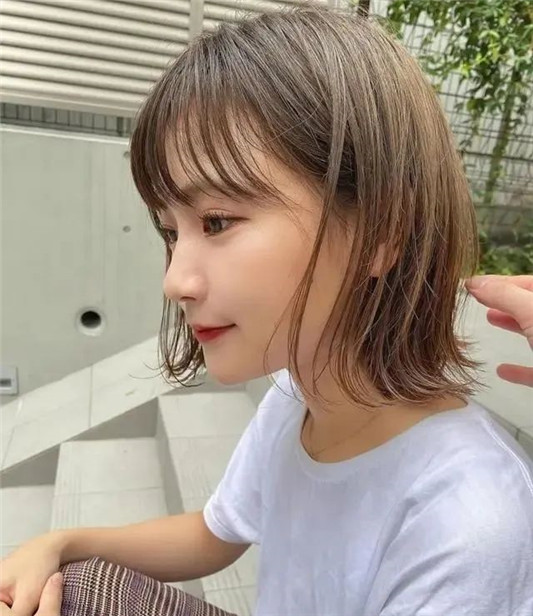 日本发型师分享好看短发的要诀，发尾外卷、耳下2cm轮廓是关键  短发 头发 造型 第8张