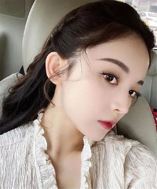 漂亮女人逃不过的5个特点，中三个以上颜值不会差，看你占几个  女生 都是 好看 第2张