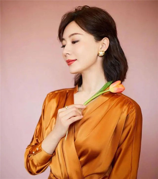 真正见过世面的女人，身上都具有这4个特点，普通人都装不出来  女人 自己的 见过 第6张